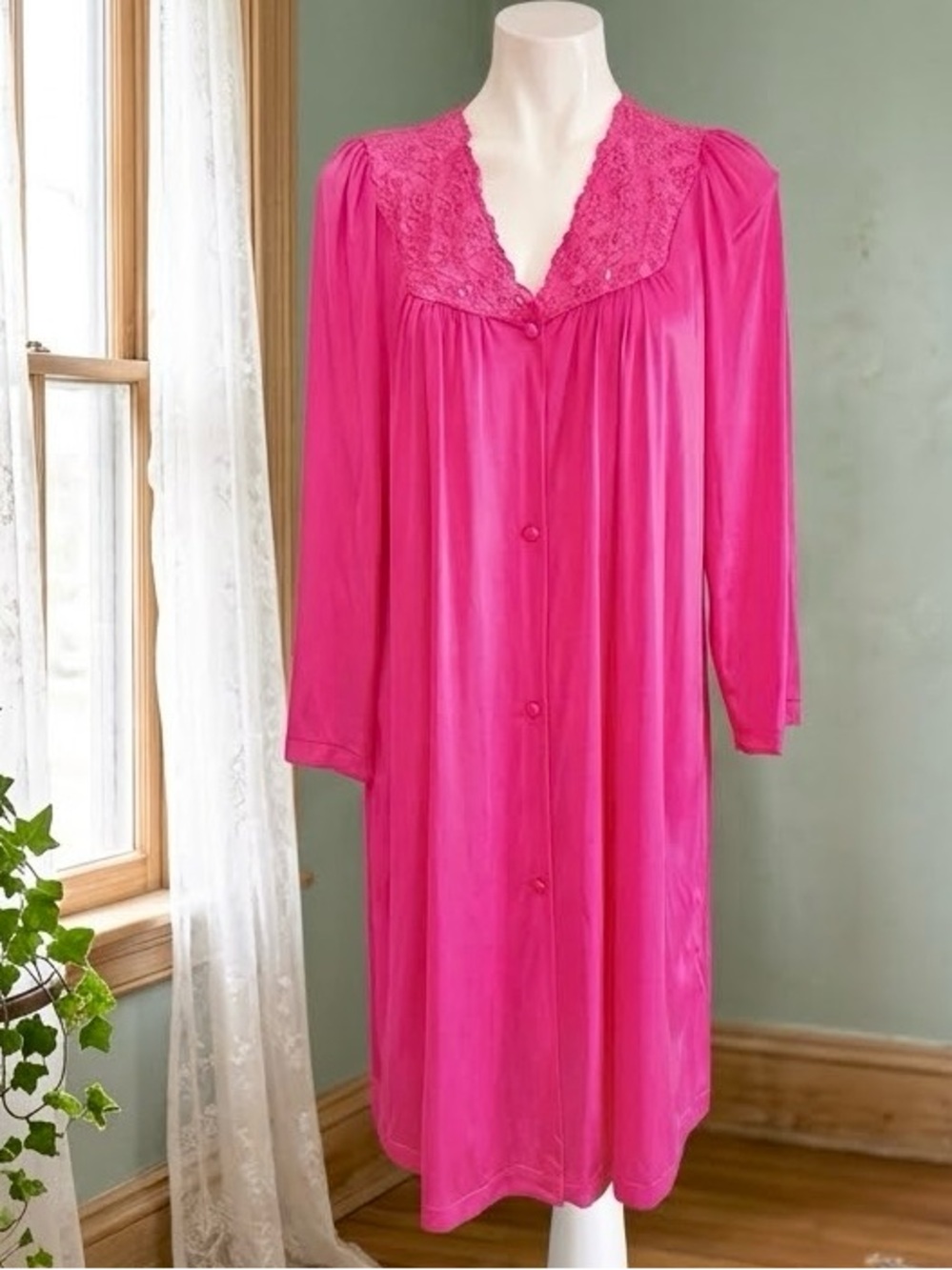 Vanity Fair Vintage 1970s Hot Pink Nylon Robe Lace Yoke Medium